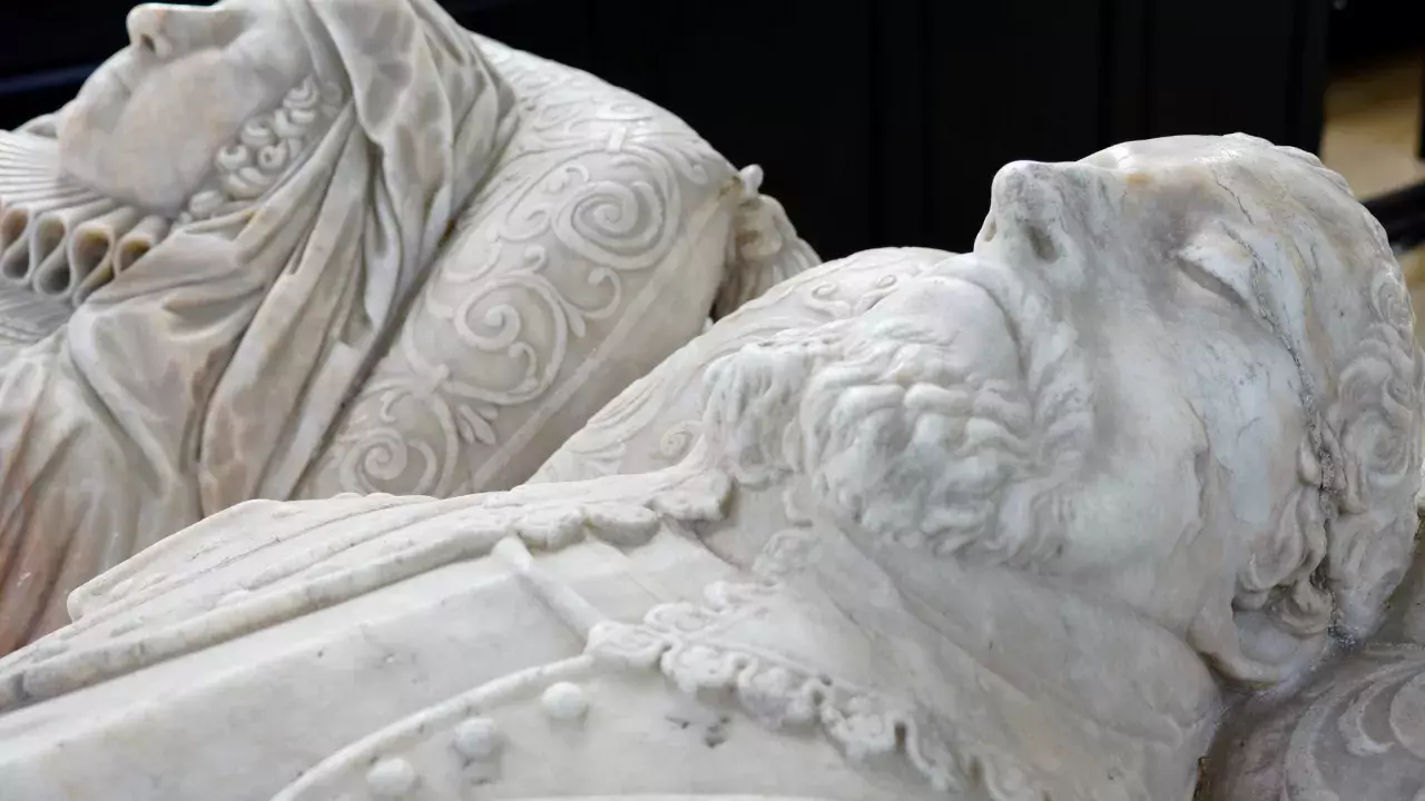 WarwickshireCOMPTONVERNEYComptonVerneyChapel(sashataylorCC-BY2.0)2