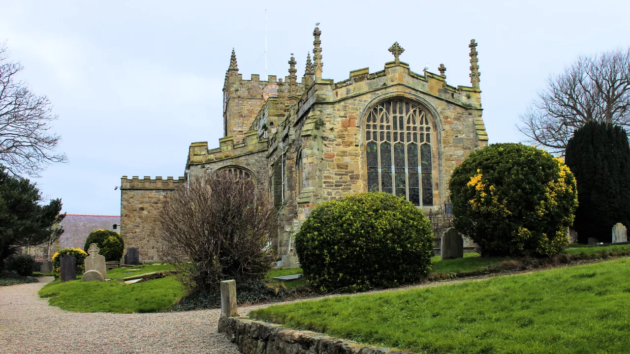 AngleseyBEAUMARISStMaryStNicholas(llywelyn2000CC-BY-SA4.0)1