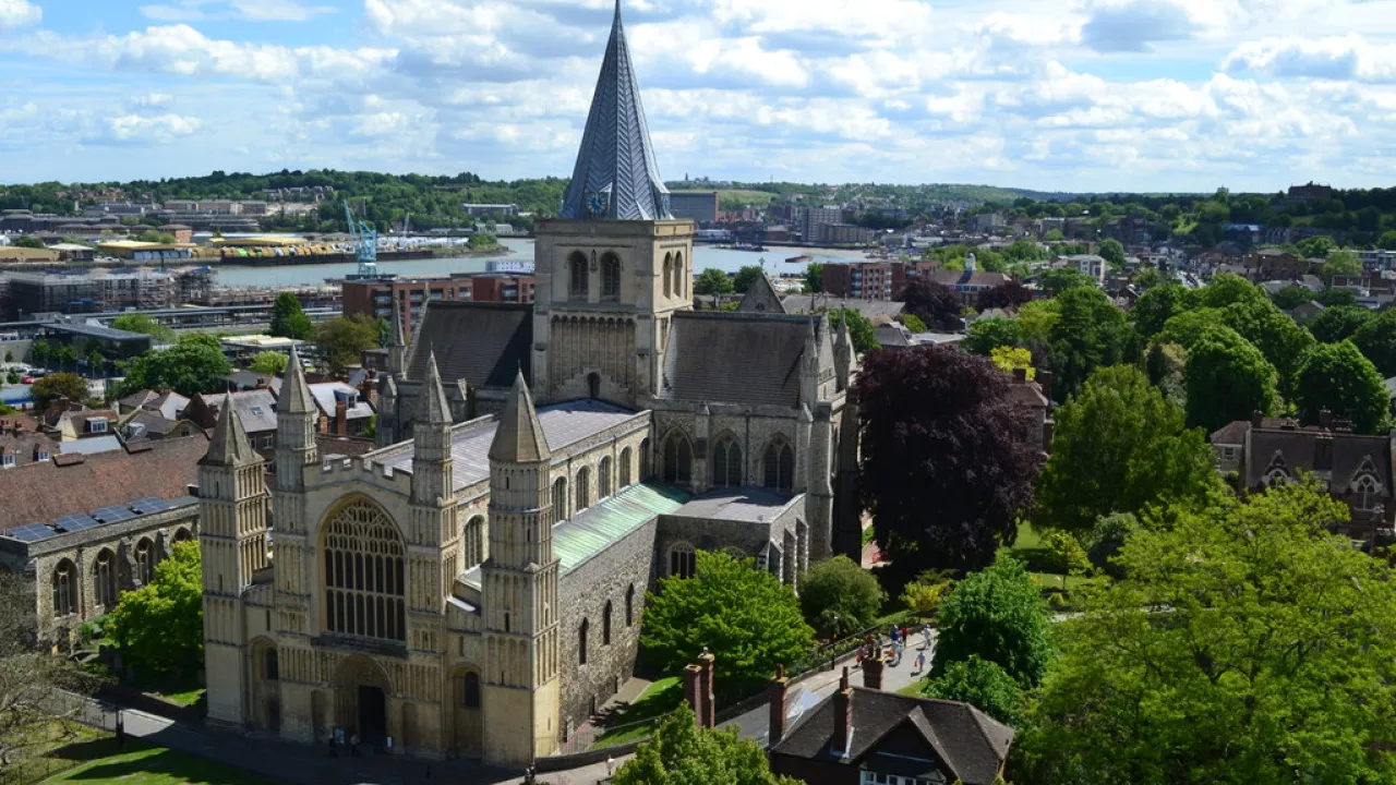 KentROCHESTERRochesterCathedral(davidmartinCC-BY-SA2.0)1