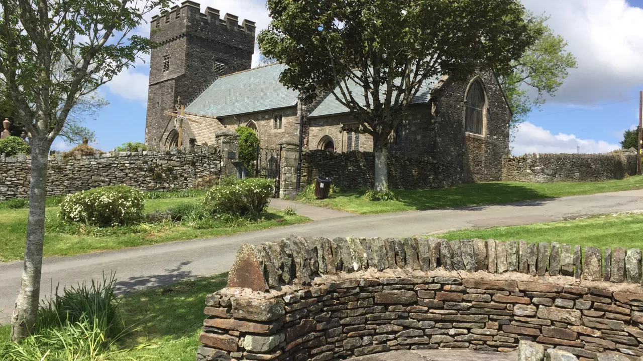 GlamorganLLANGEINORStCeinwyn(alanhughesCC-BY-SA2.0)1