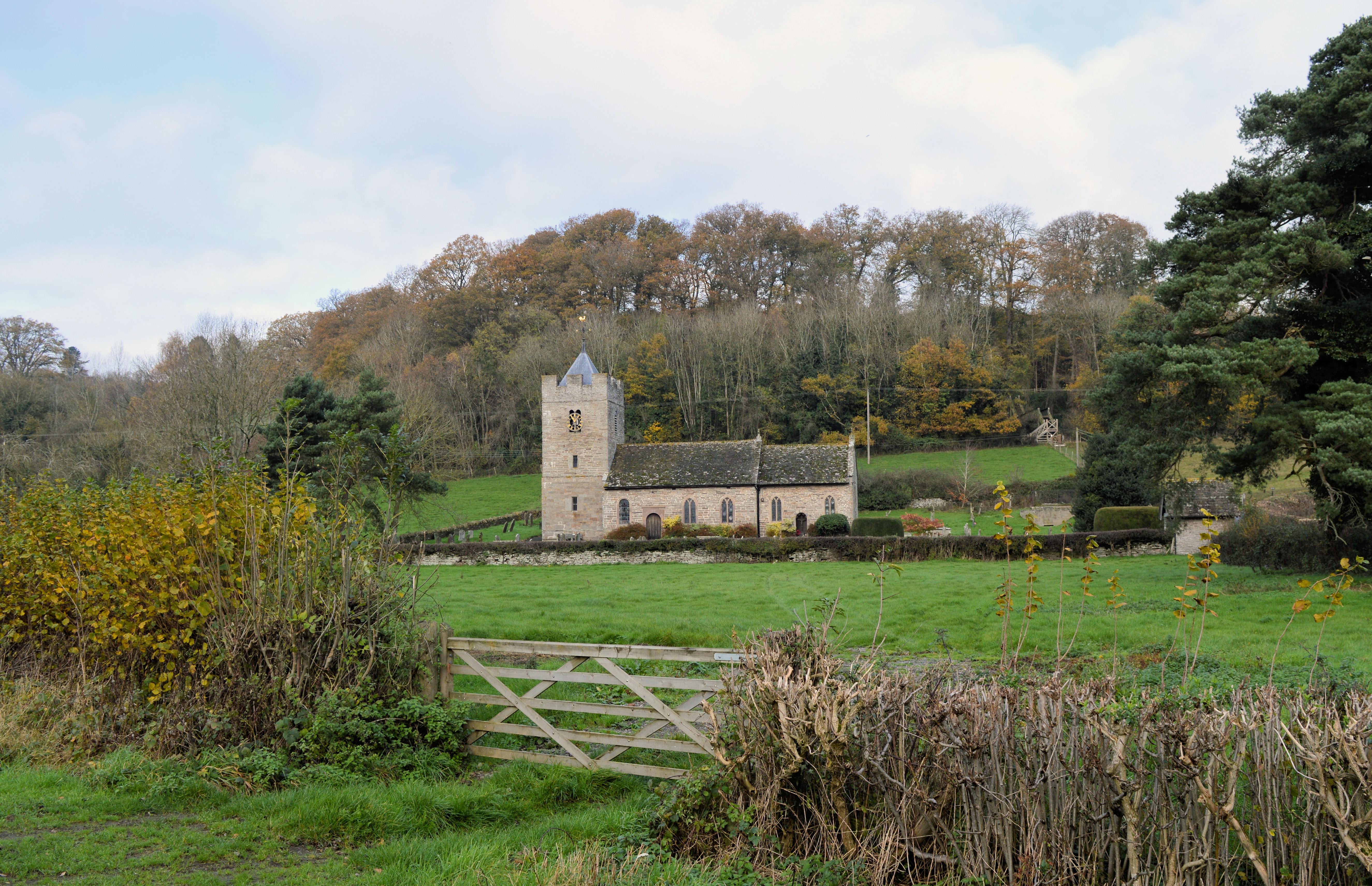 HerefordshireWHITNEYONWYEStPeterStPaul(philippankhurstCC-BY-SA2.0)1