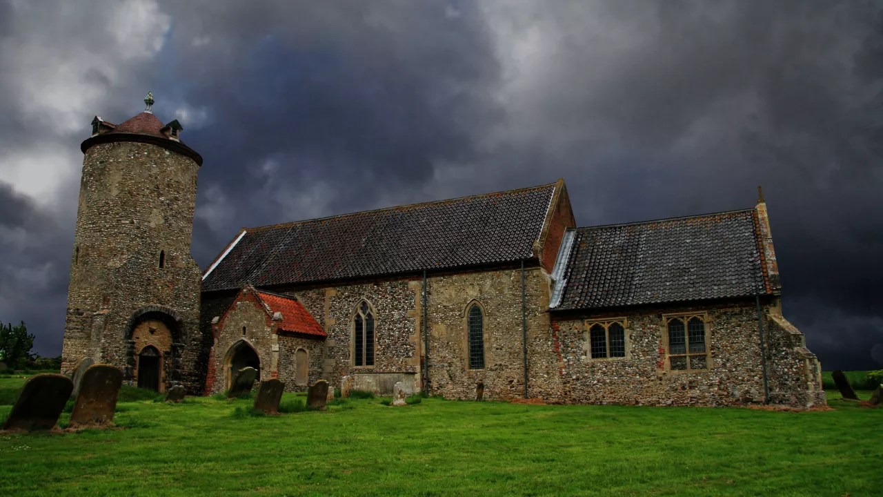 NorfolkLITTLESNORINGStAndrew(brokentacoCC-BY-2.0)1