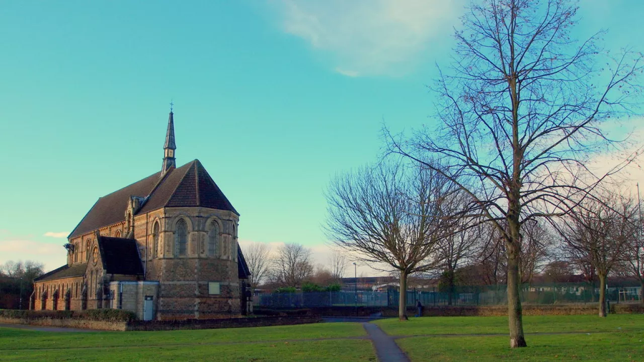 NottinghamshireBULWELLStJohnDivine(davidhallamjonesCC-BY-SA2.0)1