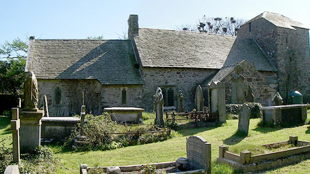 PembrokeshireHERBRANDSTONStMary(darajasumaniCC-BY-SA2.0)1