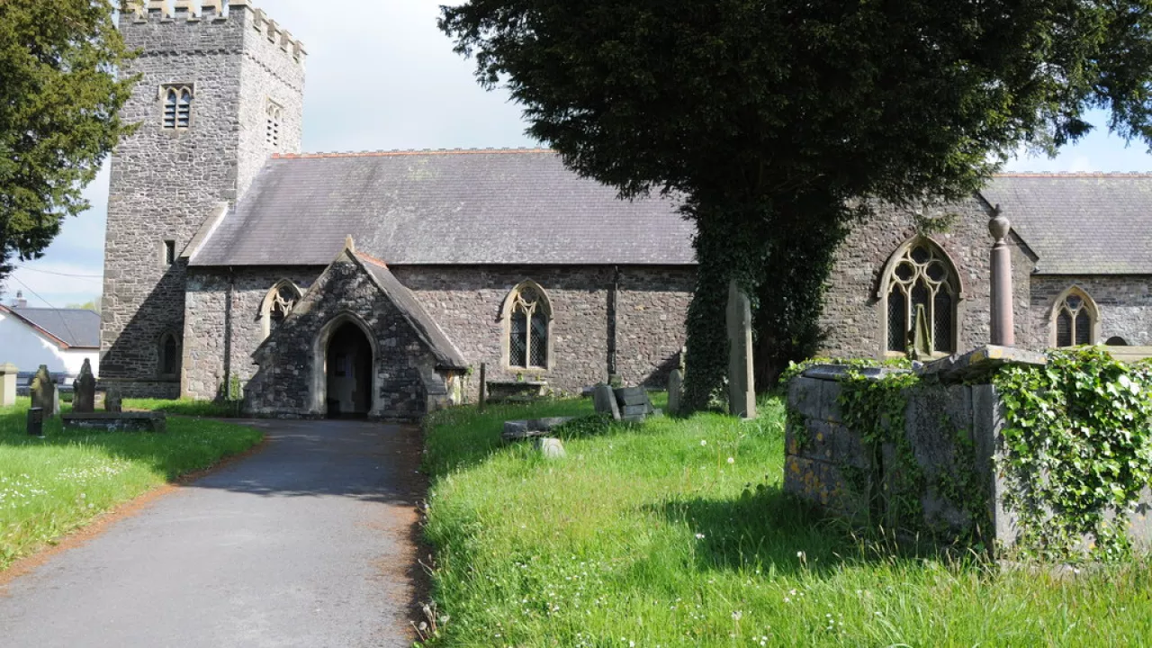 CarmarthenshireLLANGADOGStCadog(philiphallingCC-BY-SA2.0)1