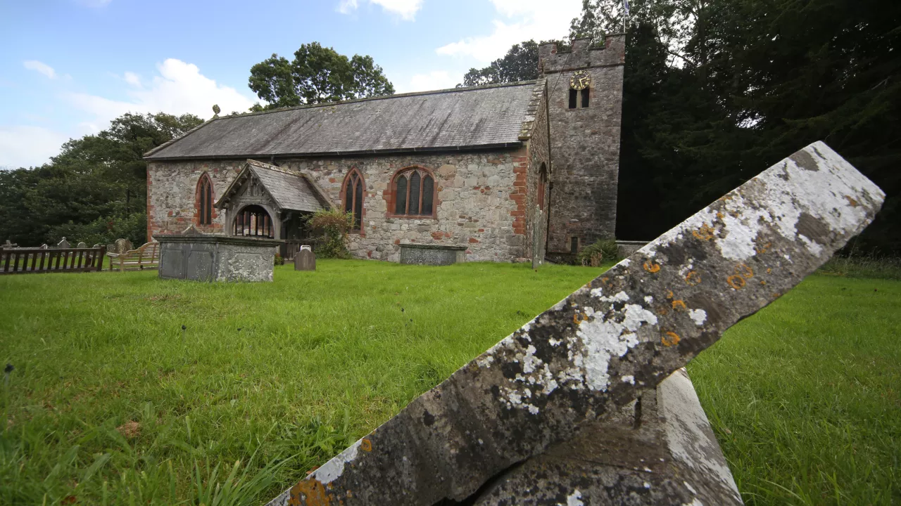 DenbighshireLLANRHAEADRStDyfnog(©crowncopyright2020)1