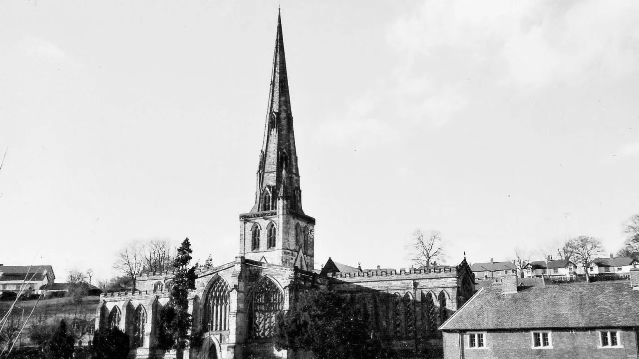 DerbyshireASHBOURNEStOswald(grassrootsgroundswellCC-BY-SA2.0)1