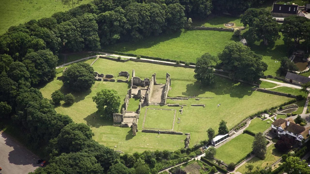 FlintshireHOLYWELLBasingwerkAbbey(©crowncopyright2020)2