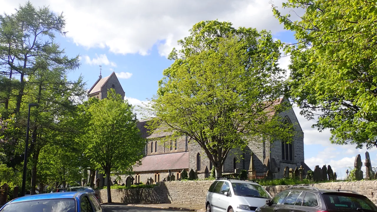 GlamorganPENARTHStAugustine(eirianevansCC-BY-SA2.0)1