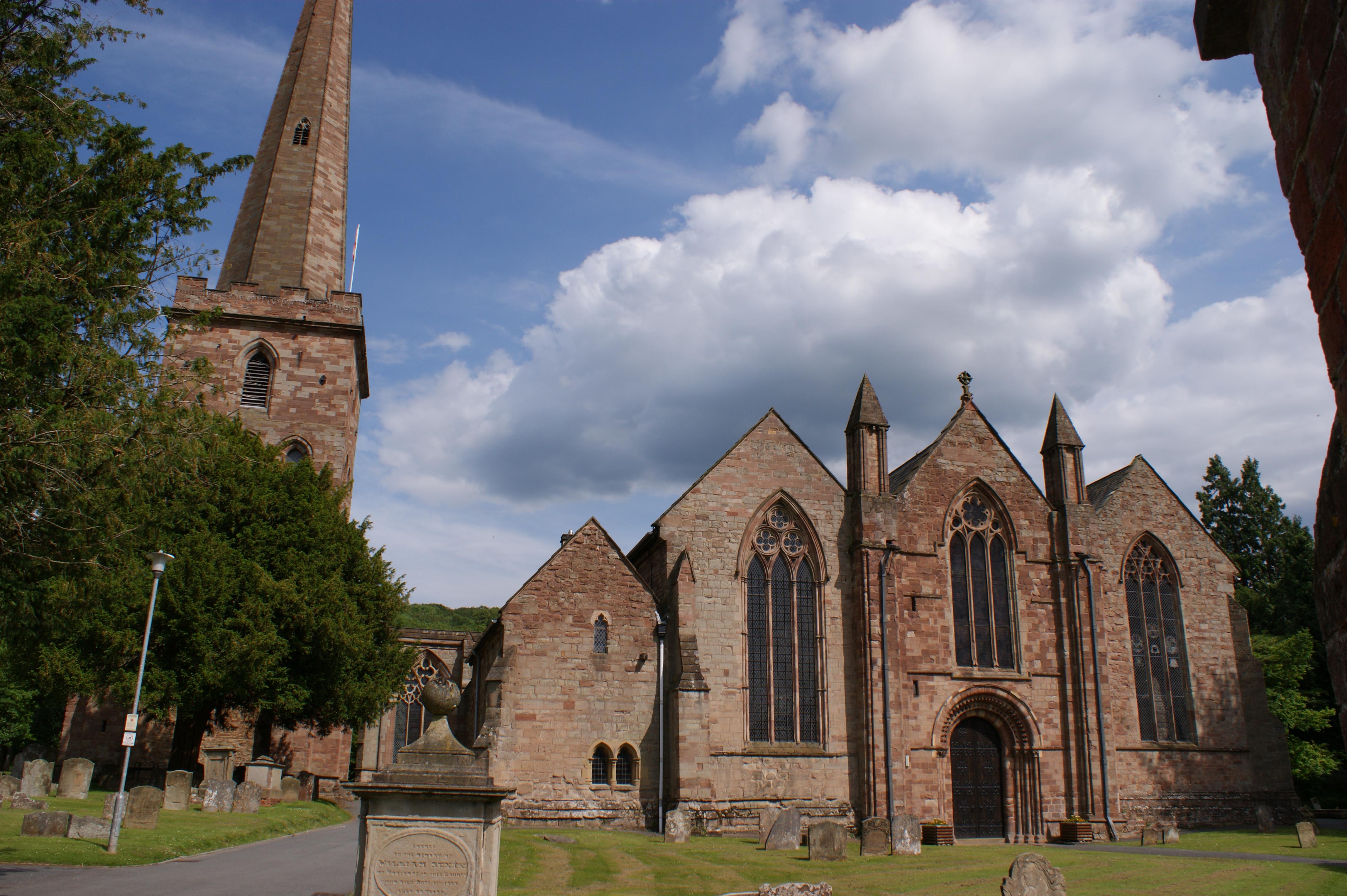 HerefordshireLEDBURYStMichaelAllAngels(hughllewelynCC-BY-SA2.0)1