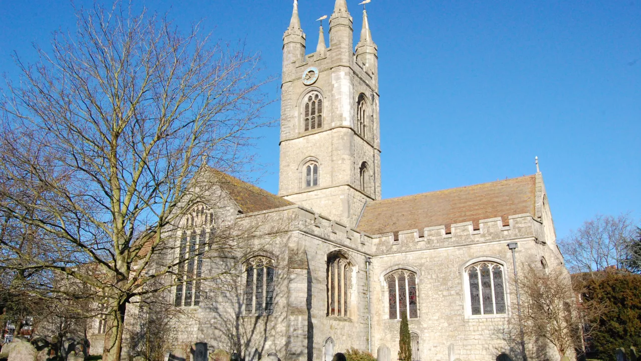 KentASHFORDStMaryVirgin(jules&jennyCC-BY-2.0)1