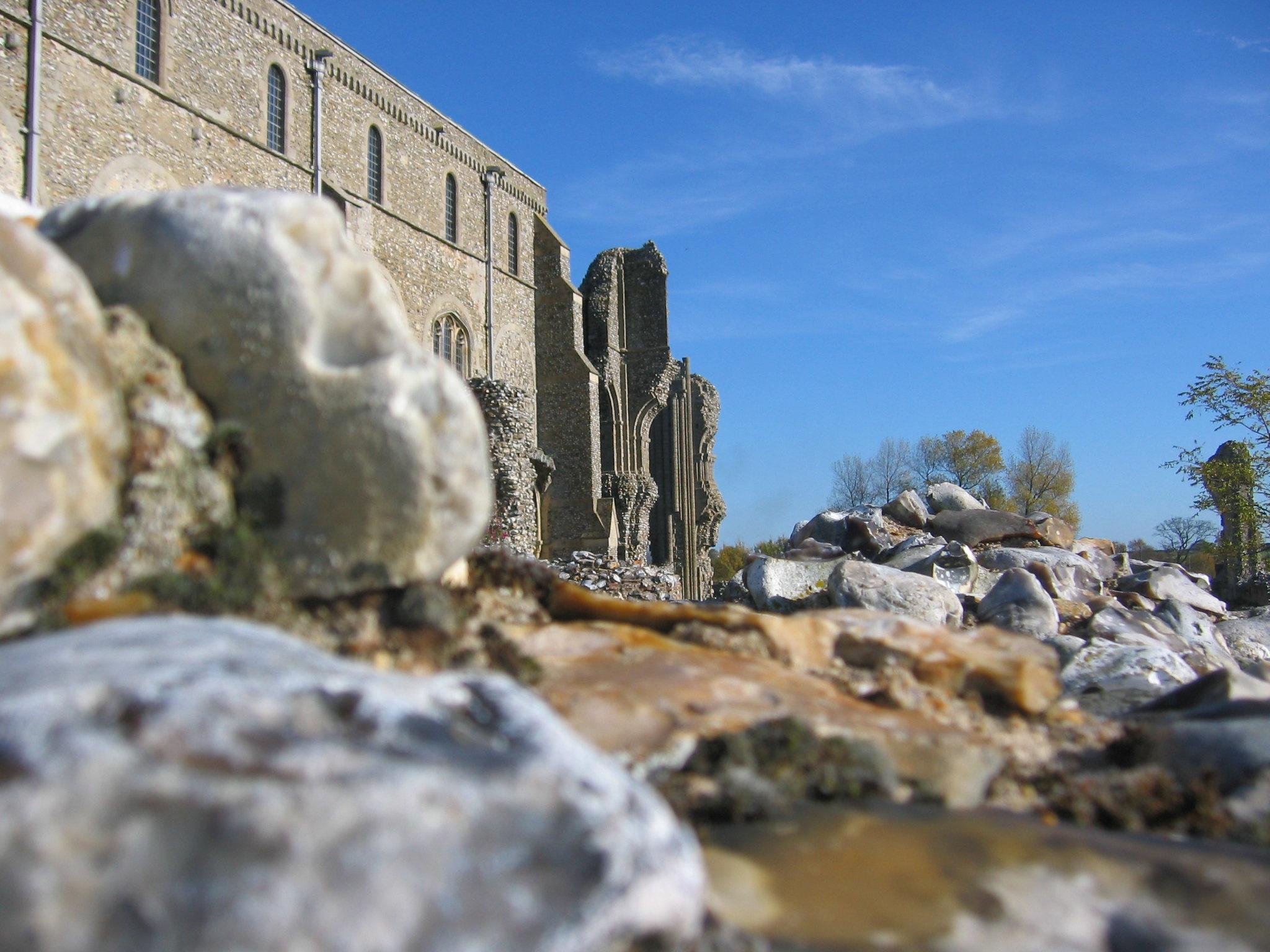 NorfolkBLAKENEYBinhamPriory(matthewlanghamCC-BY-2.0)1