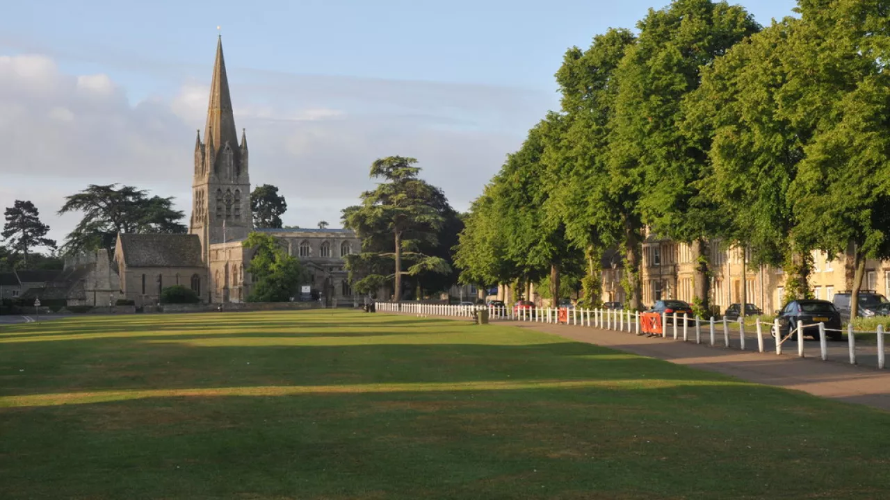 OxfordshireWITNEYStMaryVirgin(philiphallingCC-BY-SA2.0)1