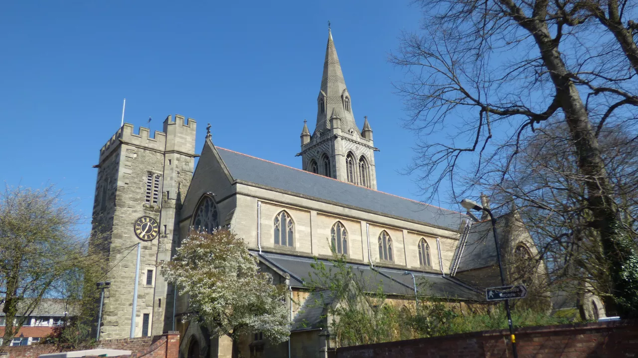 WarwickshireRUGBYStAndrew(elliottbrownCC-BY-SA2.0)1