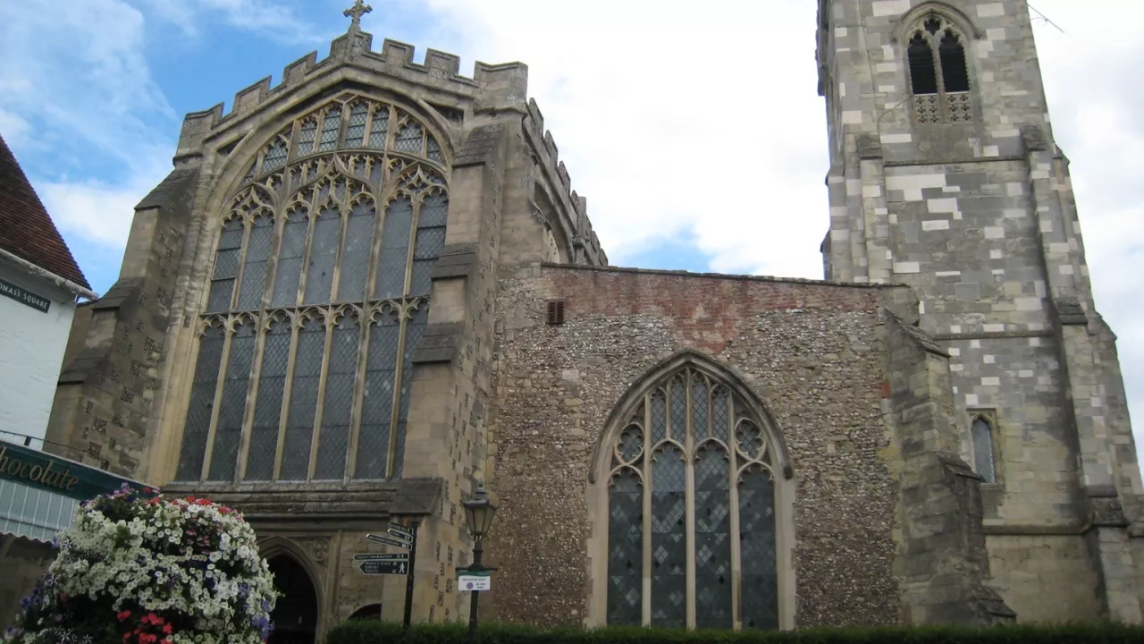 WiltshireSALISBURYStThomasBeckett(jonathanwhitelandCC-BY-2.0)1