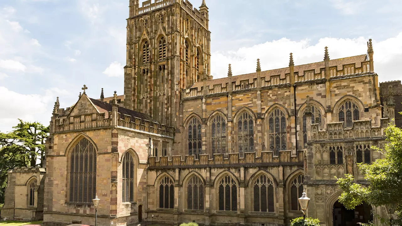 WorcestershireGREATMALVERNGreatMalvernPriory(jules&jennyCC-BY-2.0)1