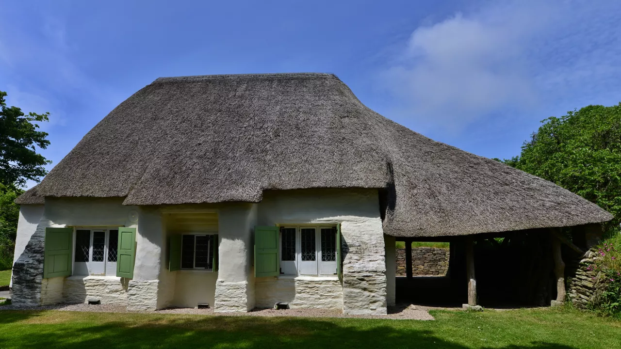 CornwallCOMETOGOODFriendsMeetingHouse(michaelgarlickCC-BY-SA2.0)1