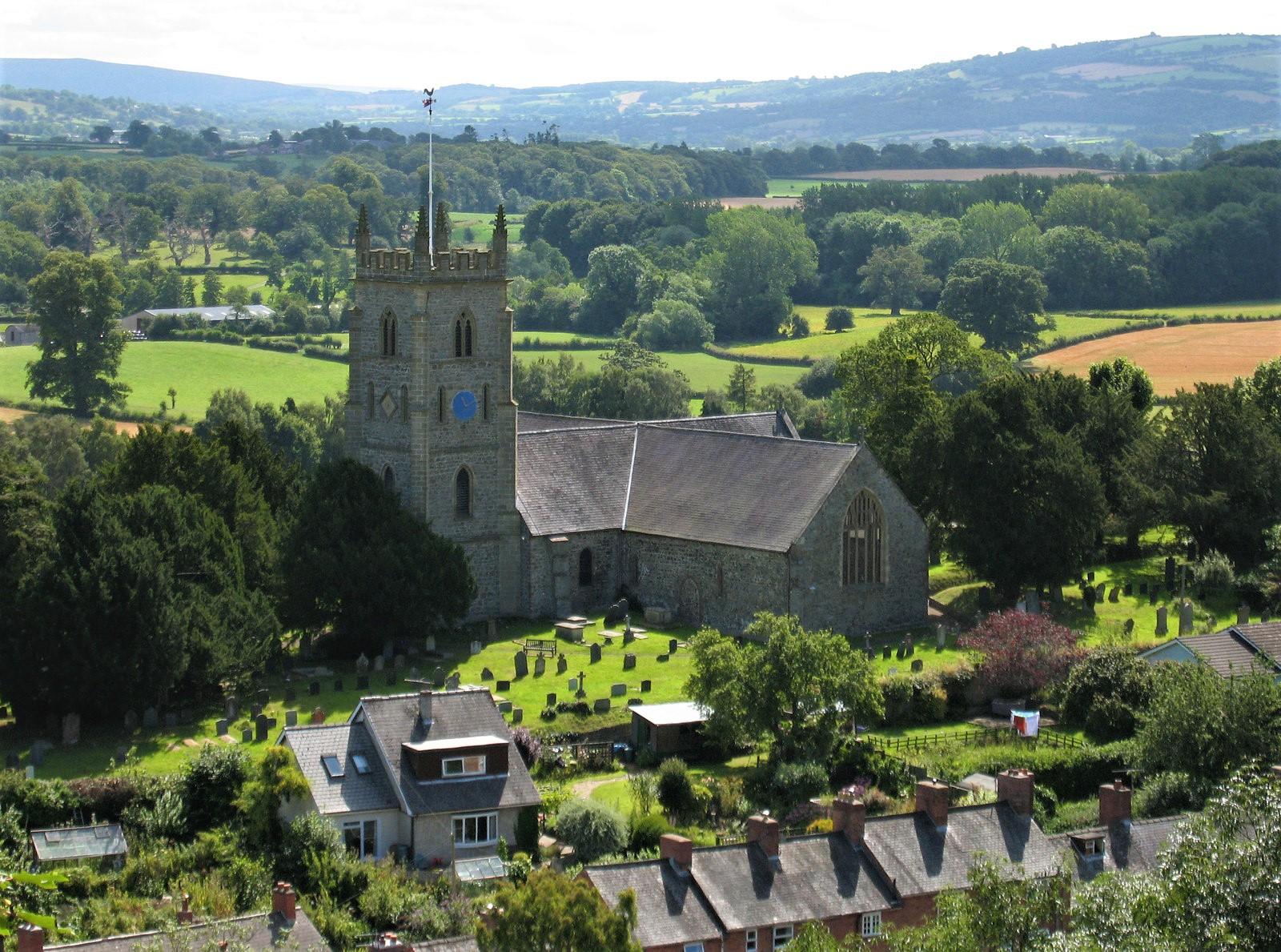 PowysMONTGOMERYStNicholas(davecrokerCC-BY-SA2.0)1