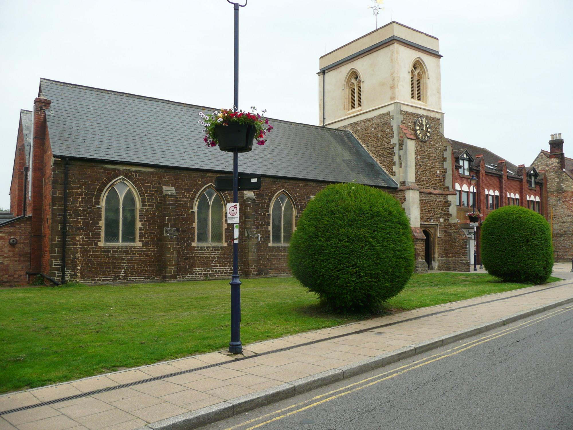 BedfordshireSHEFFORDStMichaelAllAngels(humphreyboltonCC-BY-SA2.0)1
