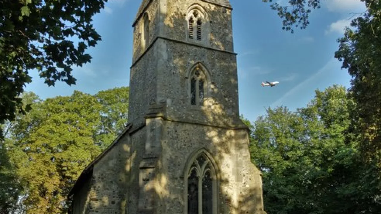 EssexCHICKNEYStMary(neiltheasbyCC-BY-SA2.0)1