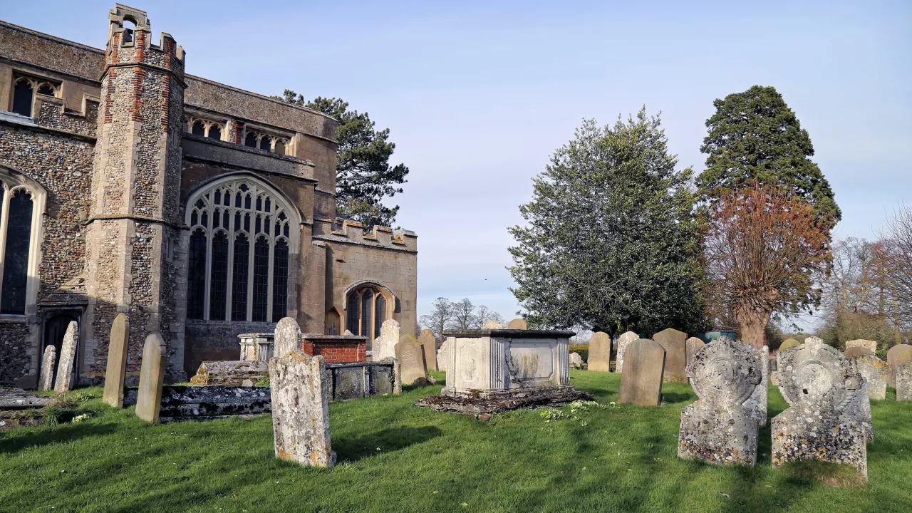 EssexHATFIELDBROADOAKStMary(acabashiCC-BY-2.0)1