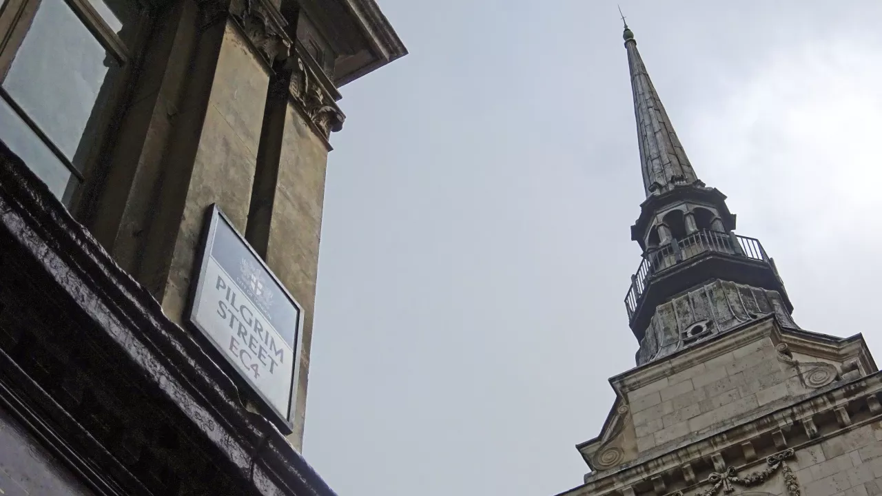 GreaterLondonCITYOFLONDONStMartinLudgate(itsnogameCC-BY-2.0)1