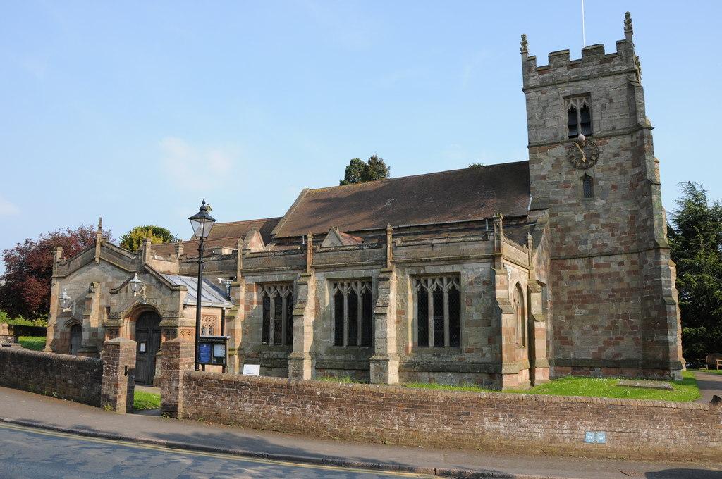 WorcestershireCLAINESStJohnBaptist(philiphallingCC-BY-SA2.0)1