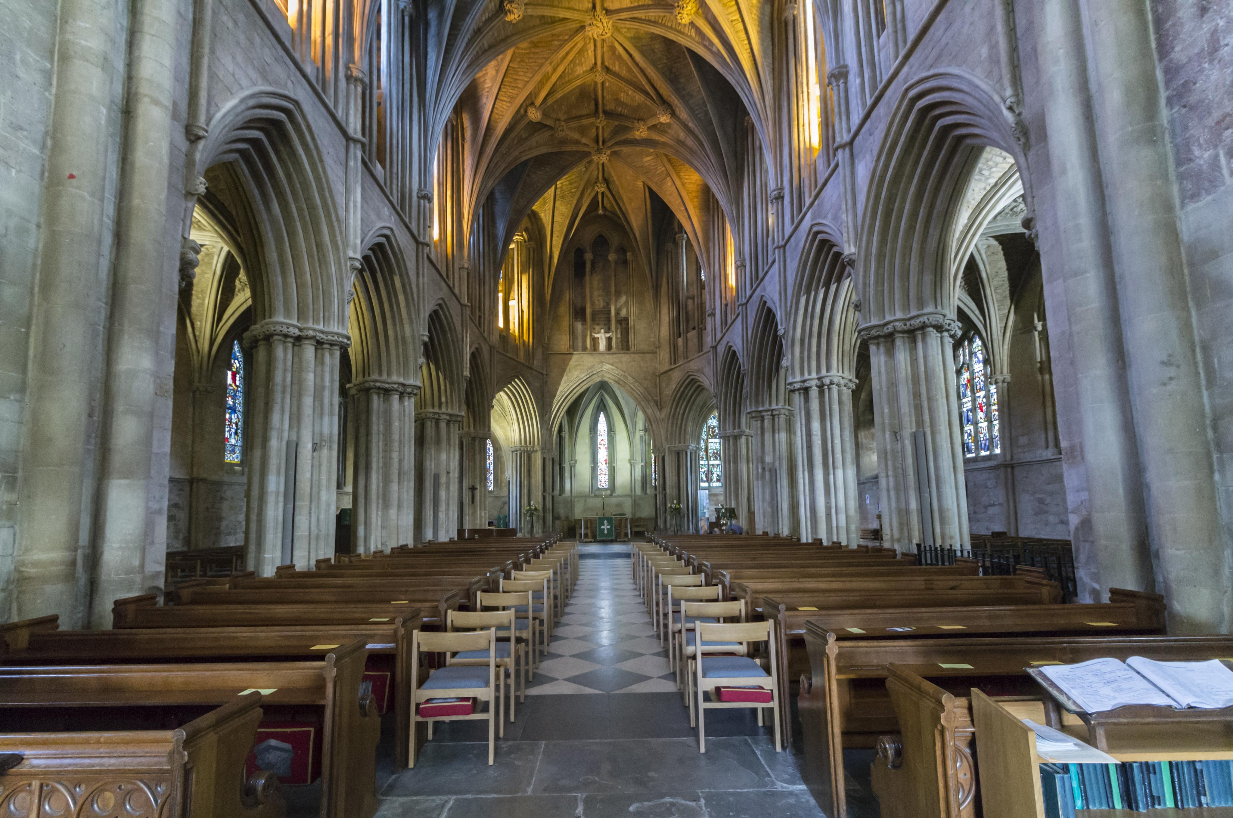 WorcestershirePERSHOREPershoreAbbey(jules&jennyCC-BY-2.0)2