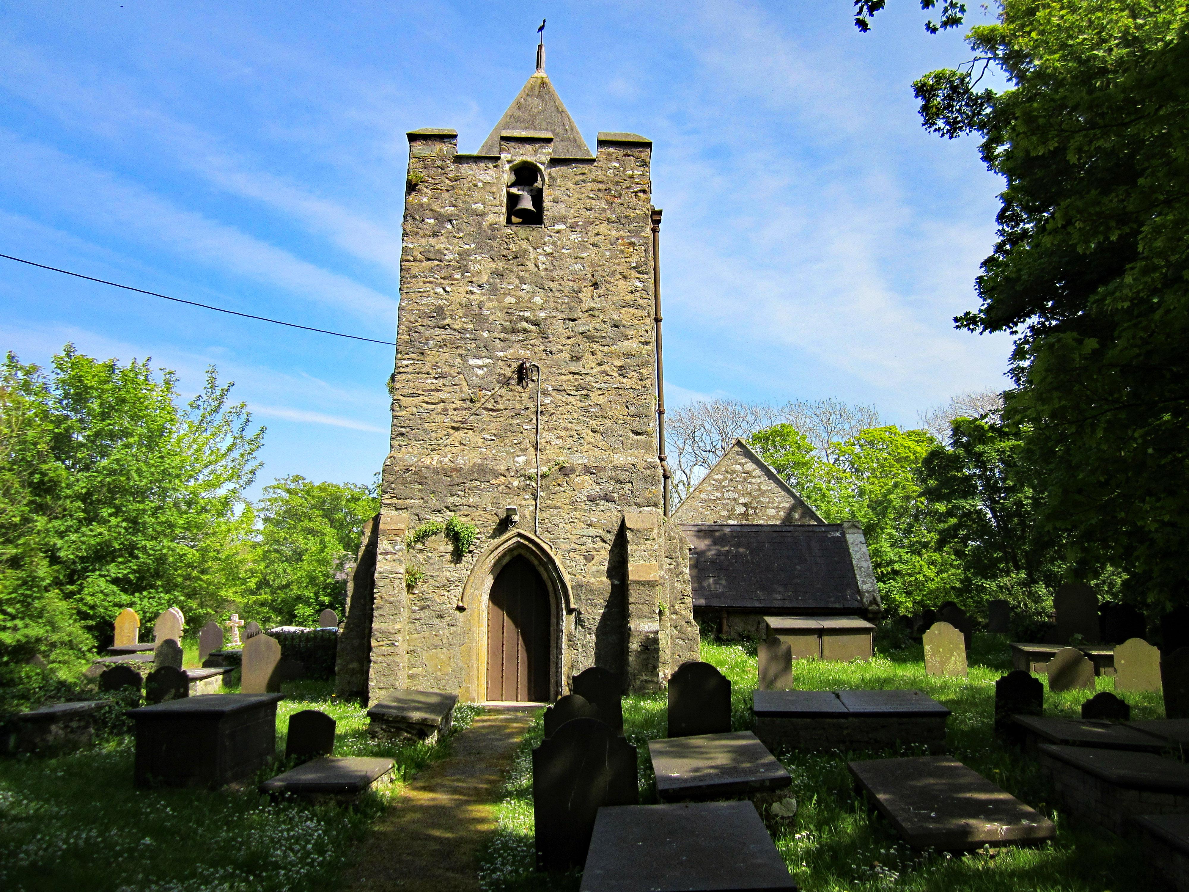 AngleseyLLANFAIRYNGHORNWYStMary(jeffbuckCC-BY-SA2.0)1