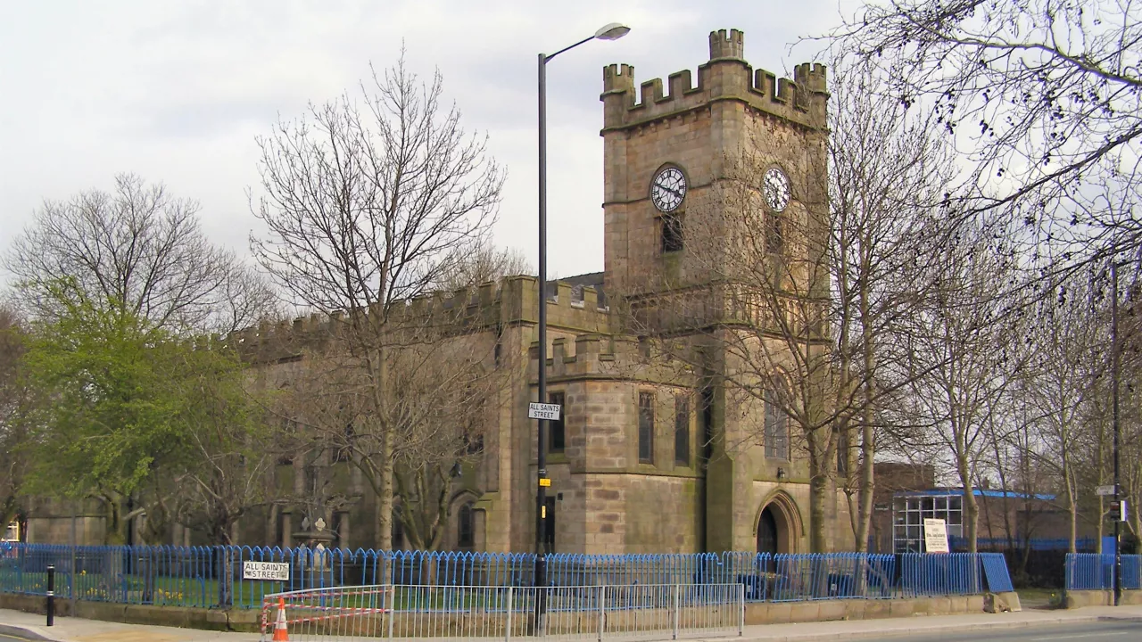 GreaterManchesterNEWTONHEATHAllSaints(daviddixonCC-BY-SA2.0)1