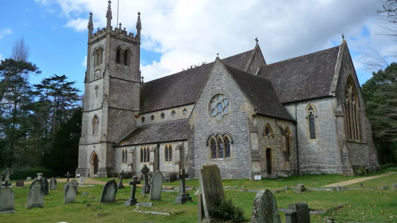 HampshireSHEDFIELDStJohnBaptist(christalbotCC-BY-SA2.0)1