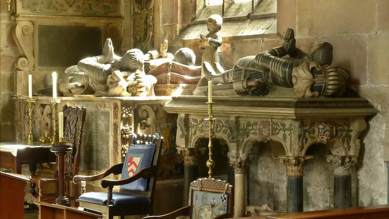 CheshireGAWSWORTHStJamesGreat(alanmurrayrustCC-BY-SA2.0)1