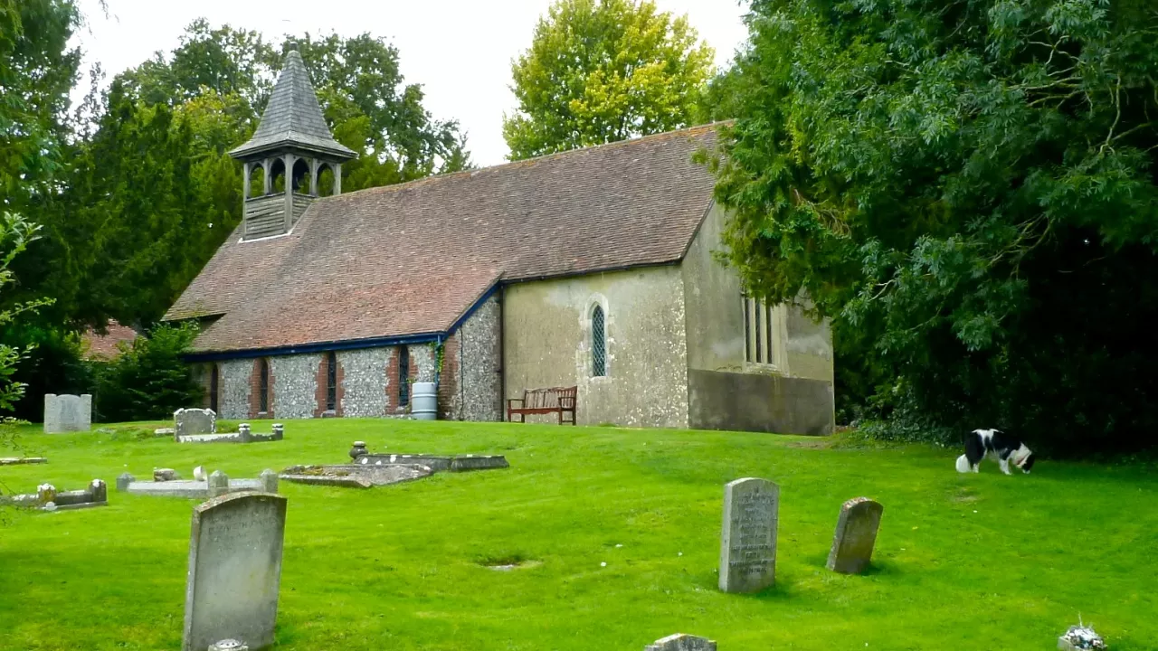 HampshireKILMESTONStAndrew(herrylawfordCC-BY-2.0)1