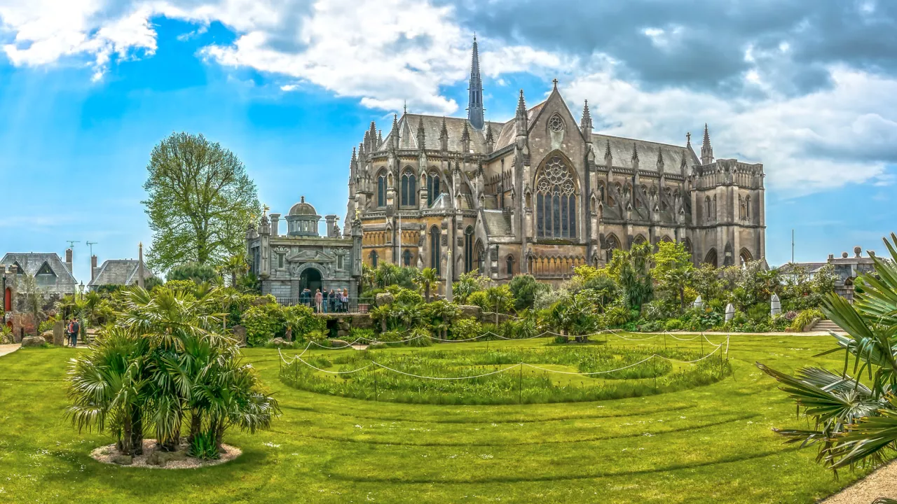 SussexARUNDELArundelCathedral(peterCC-BY-2.0)1
