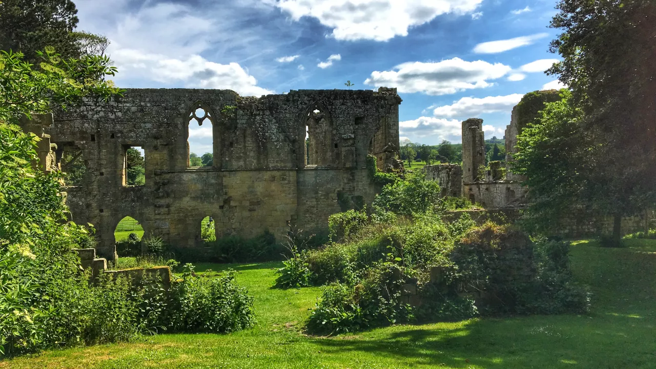 YorkshireRIPONJervaulxAbbey(timfieldsCC-BY-2.0)1