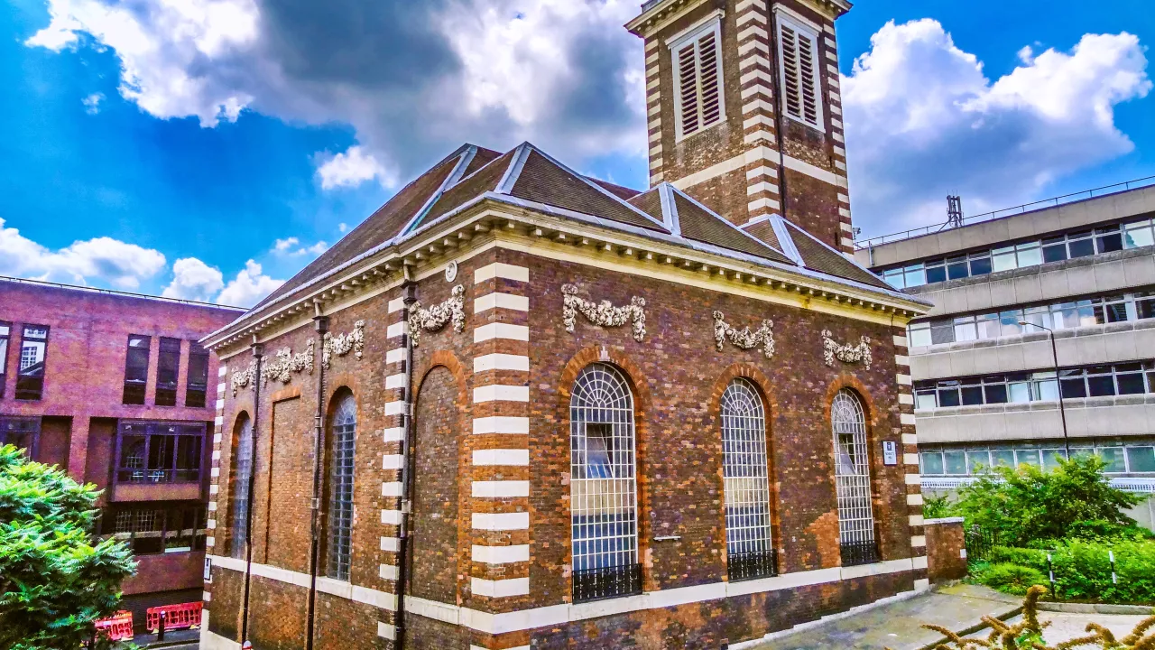 GreaterLondonCITYOFLONDONStBenetPaulsWharf(johnkthorneCC-BY-2.0)1