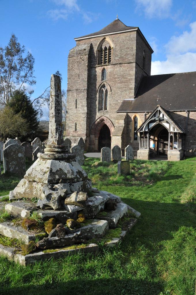 HerefordshireEWYASHAROLDStMichaelAllAngels(philiphallingCC-BY-SA2.0)1