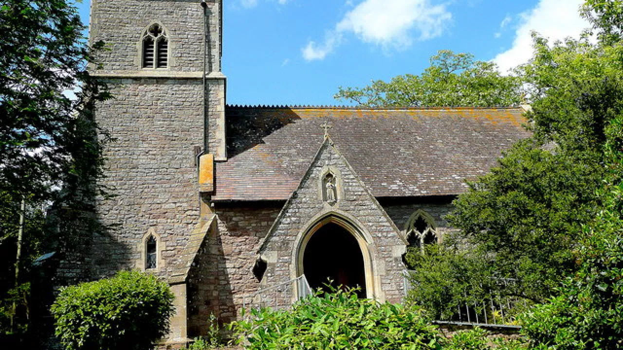 HerefordshireFELTONStMichaelArchangel(jonathanbillingerCC-BY-SA2.0)1