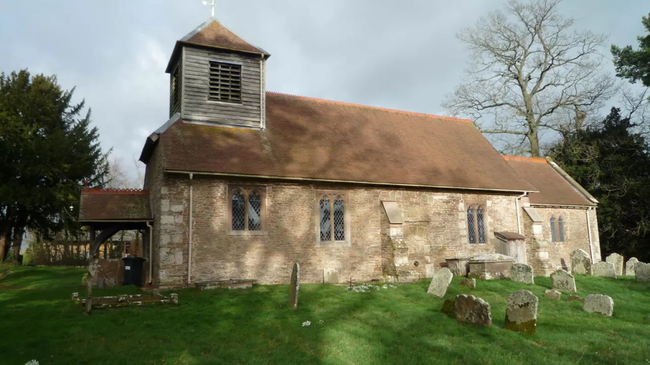 HerefordshireHATFIELDStLeonard(fabianmustoCC-BY-SA2.0)1