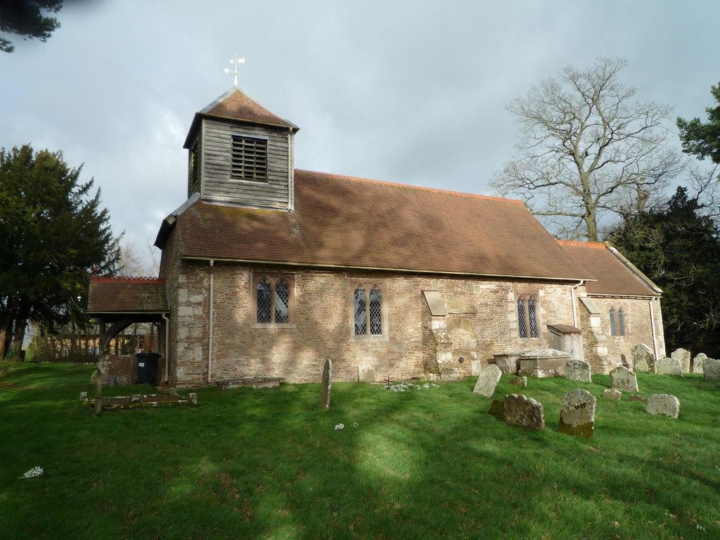 HerefordshireHATFIELDStLeonard(fabianmustoCC-BY-SA2.0)1