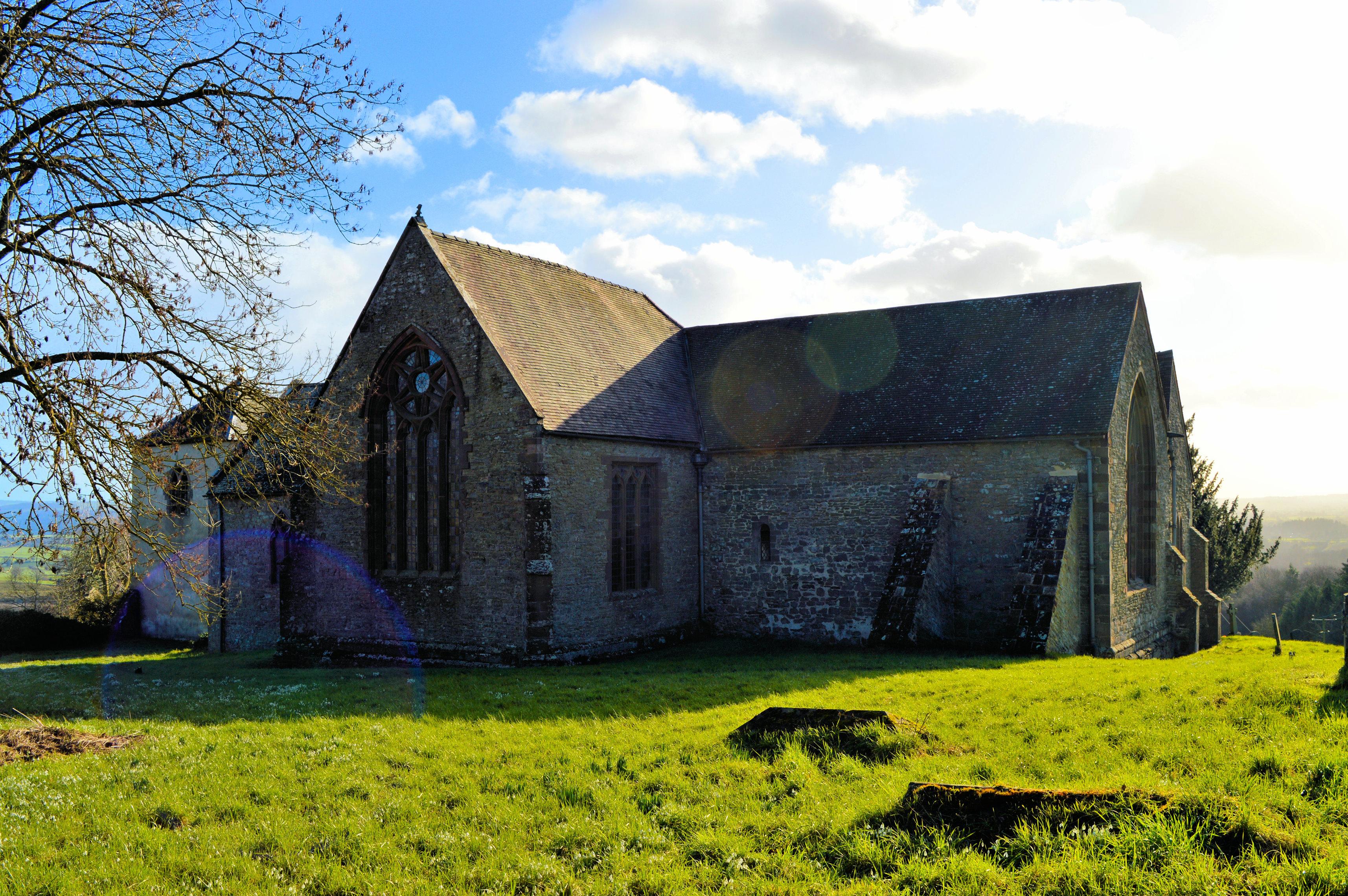 HerefordshireRICHARDSCASTLEStBartholomew(philippankhurstCC-BY-SA2.0)1