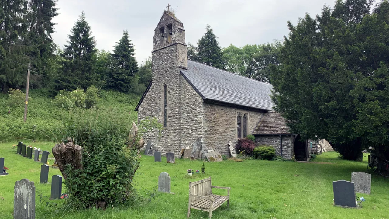 ShropshireMAINSTONEStJohnBaptist(johnallanCC-BY-SA2.0)1