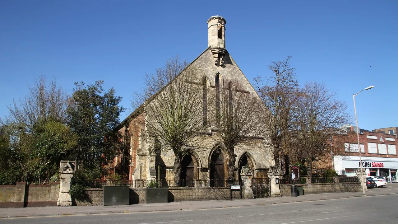 BerkshireREADINGMostHolyTrinity(motacillaC-BY-SA3.0)1