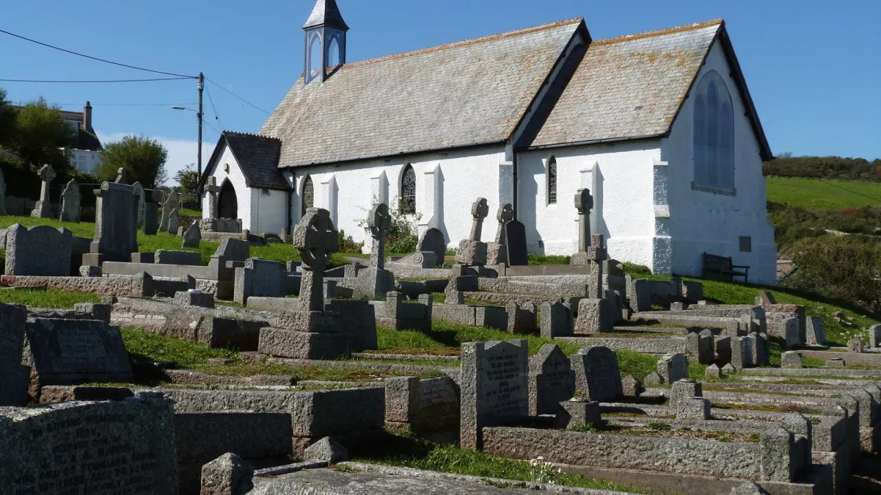 CornwallCOVERACKStPeter(derekvollerCC-BY-SA2.0)1