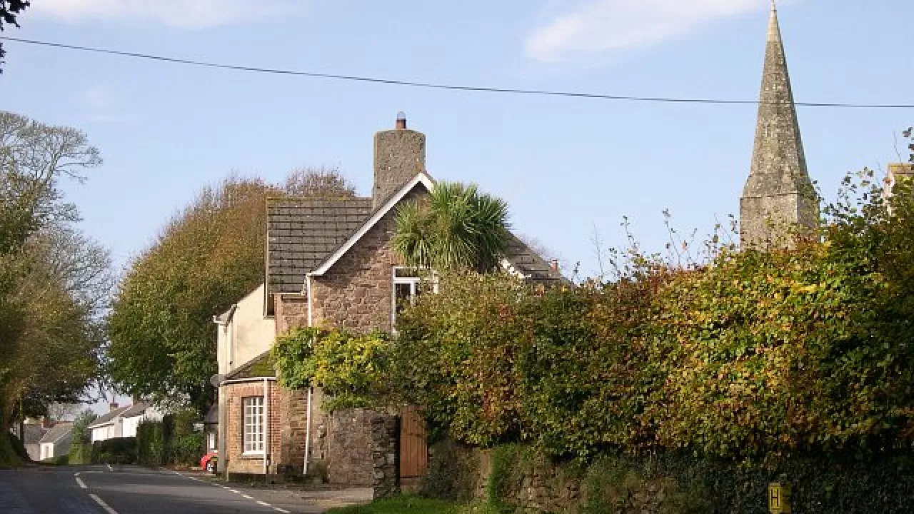 CornwallSHEVIOCKStMary(tonyatkinCC-BY-SA2.0)1