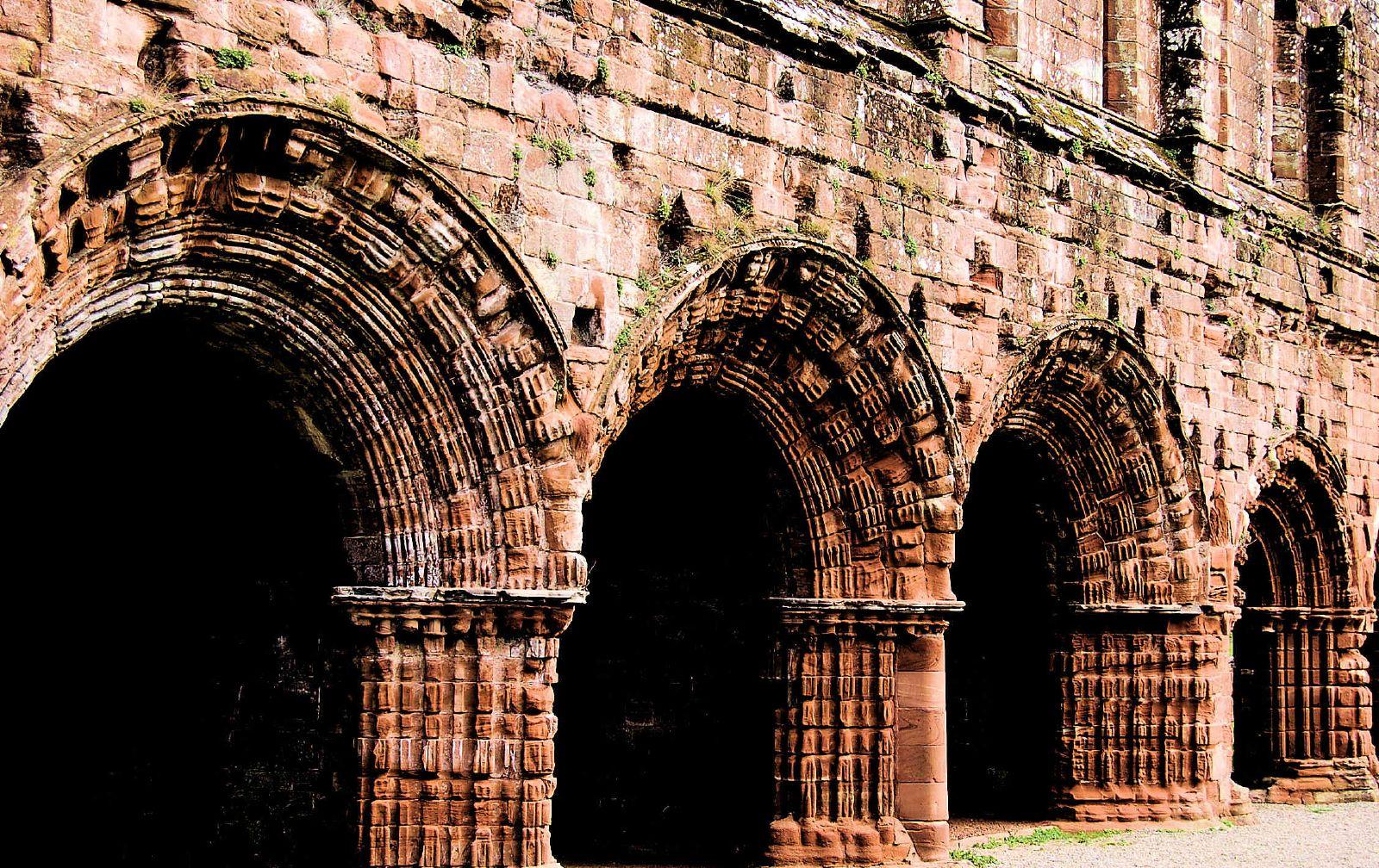 CumbriaBARROWINFURNESSFurnessAbbey(neilpiddockCC-BY-2.0)1