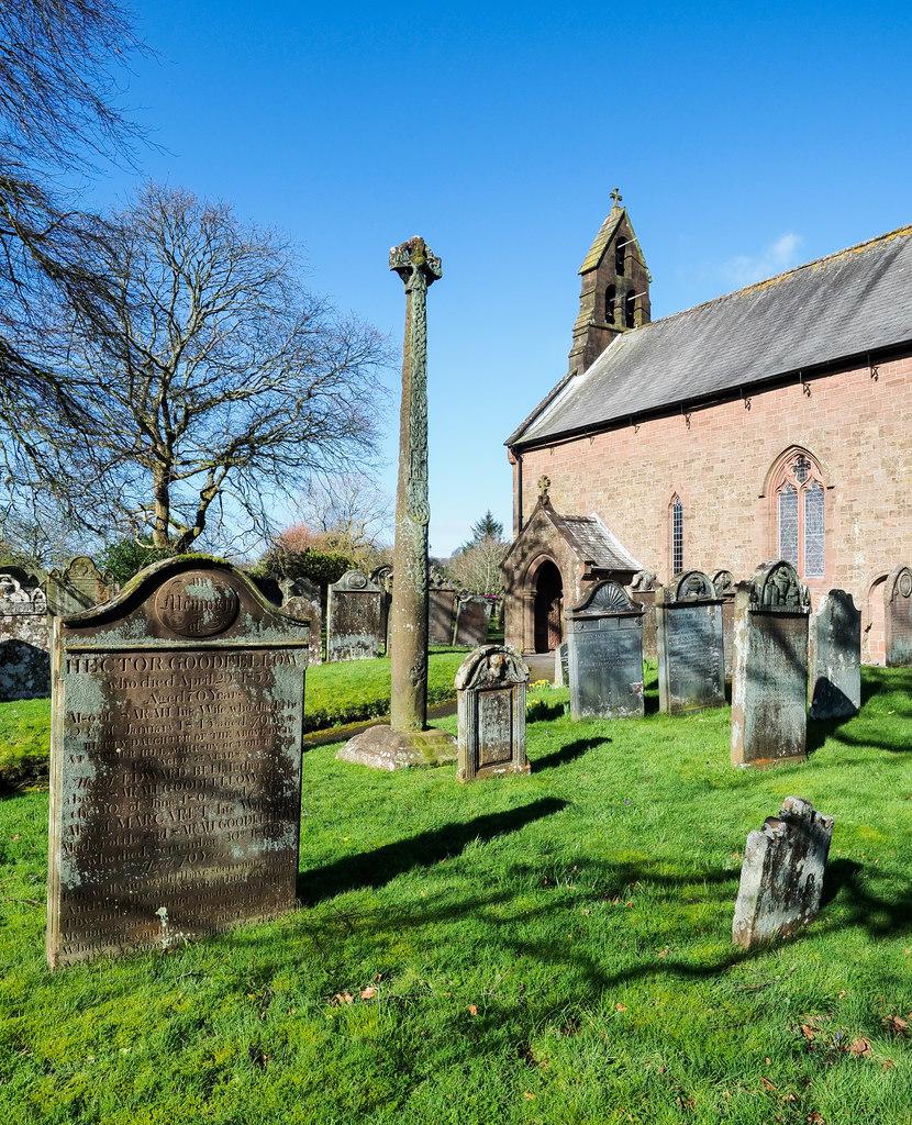 CumbriaGOSFORTHStMary(trevorlittlewoodCC-BY-SA2.0)1