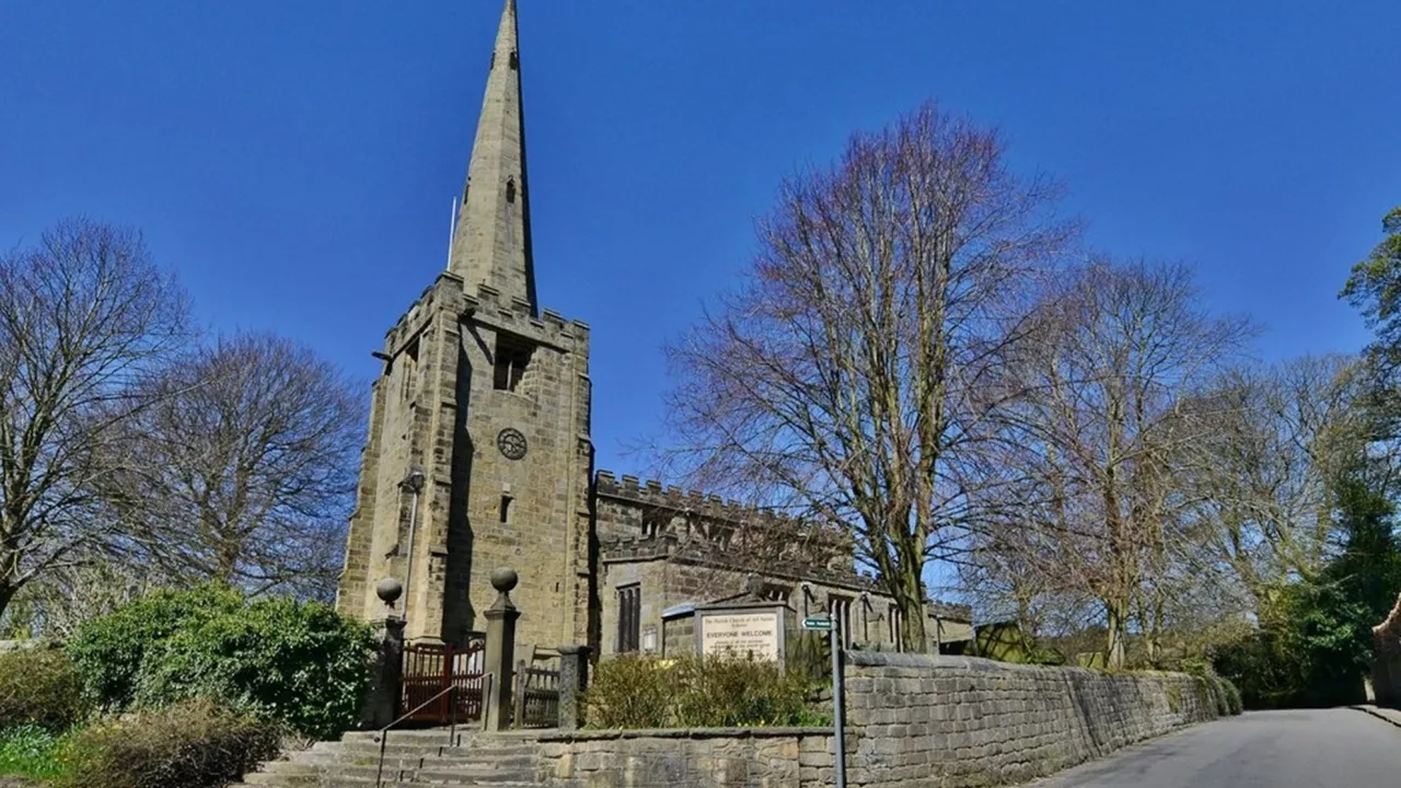 DerbyshireASHOVERAllSaints(jmc4CC-BY-SA2.0)1