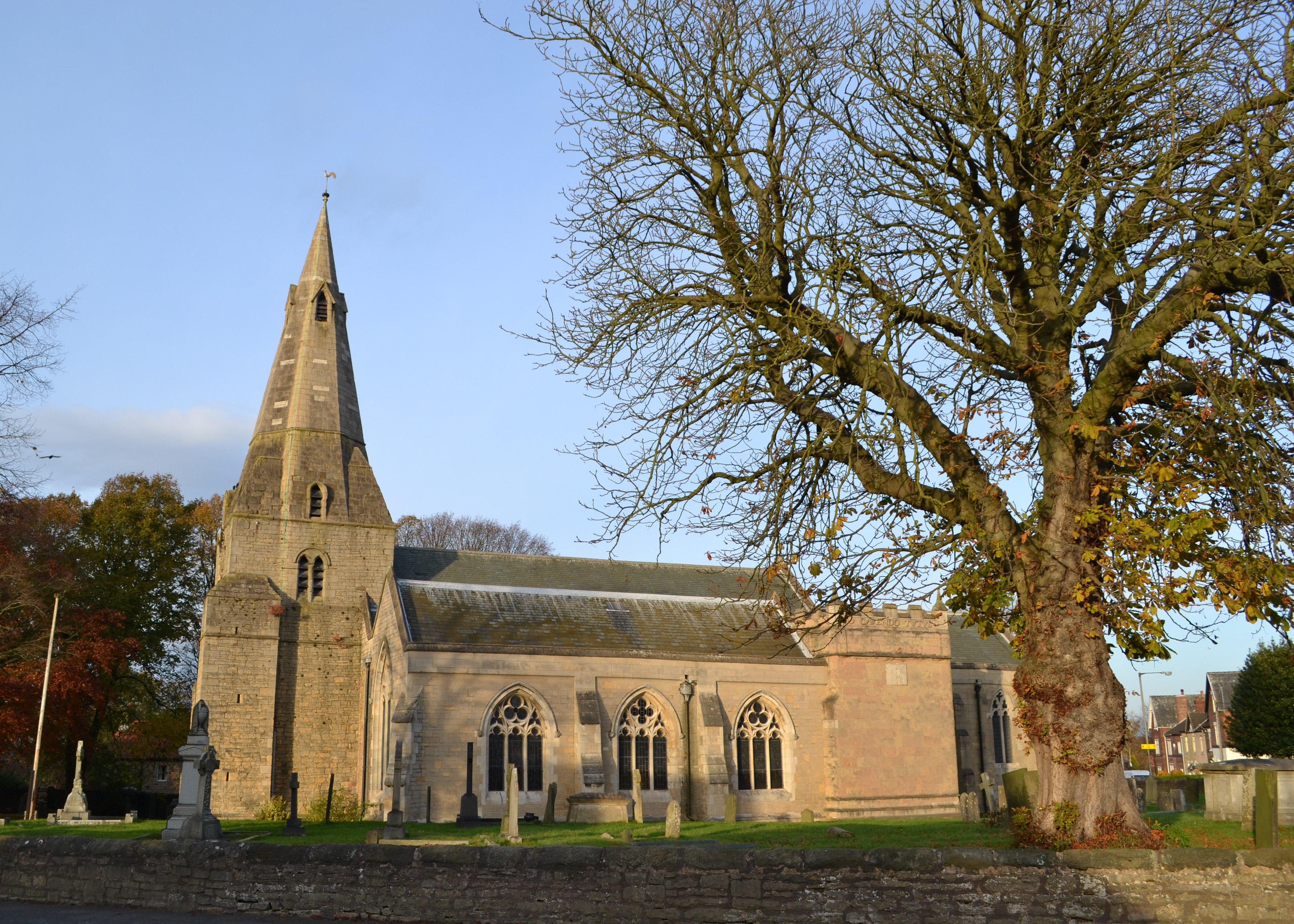 DerbyshireBOLSOVERStMaryStLaurence(neiltheasbyCC-BY-SA2.0)1