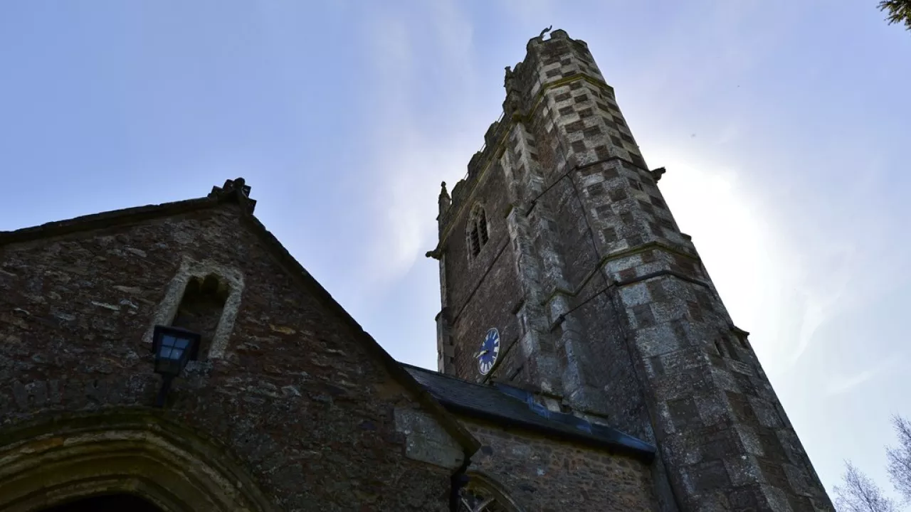 DevonKENTISBEAREStMary(michaelgarlickCC-BY-SA2.0)1